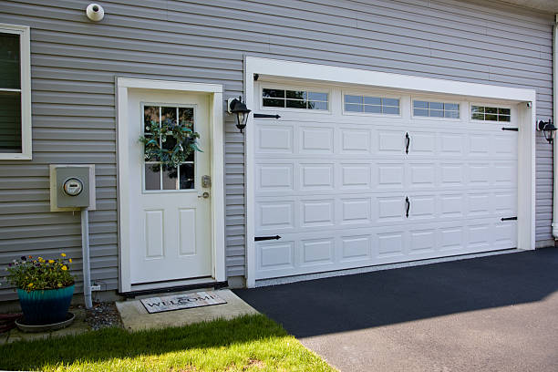 24/7 Emergency Garage Door Panel Replacement experts in Redkey, IN